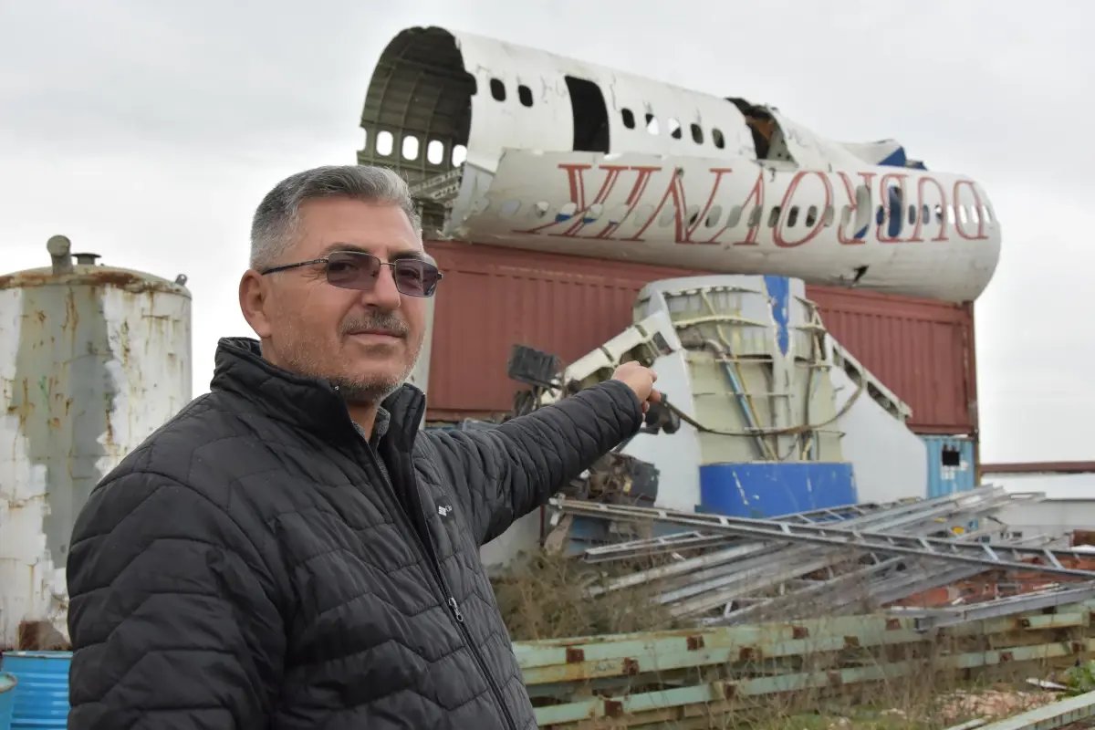 80 bin TL'ye alıp 7 parça halinde TIR'larla taşıdığı Boeing 747'yi 2,5 milyon TL'den satışa çıkardı