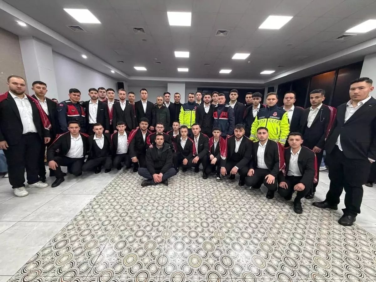 Bilecik'te jandarma 30 genç için toplu asker eğlencesi düzenledi