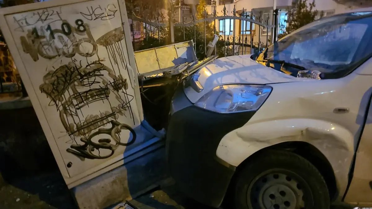 Ankara'da iki araç kafa kafaya çarpıştı: 1 yaralı