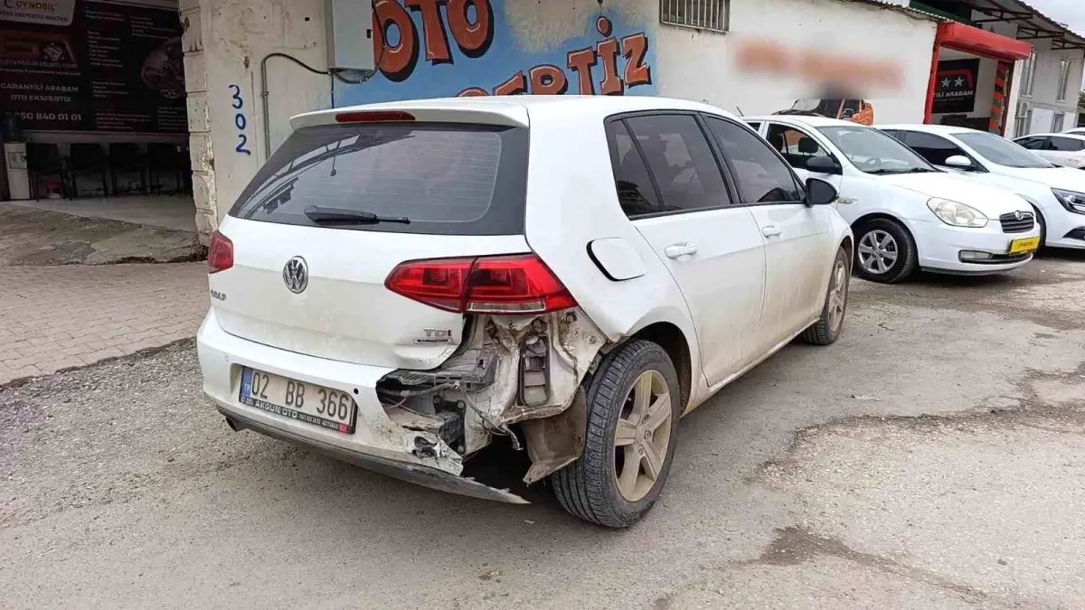 İki otomobilin çarpıştığı kazada 1 kişi yaralandı