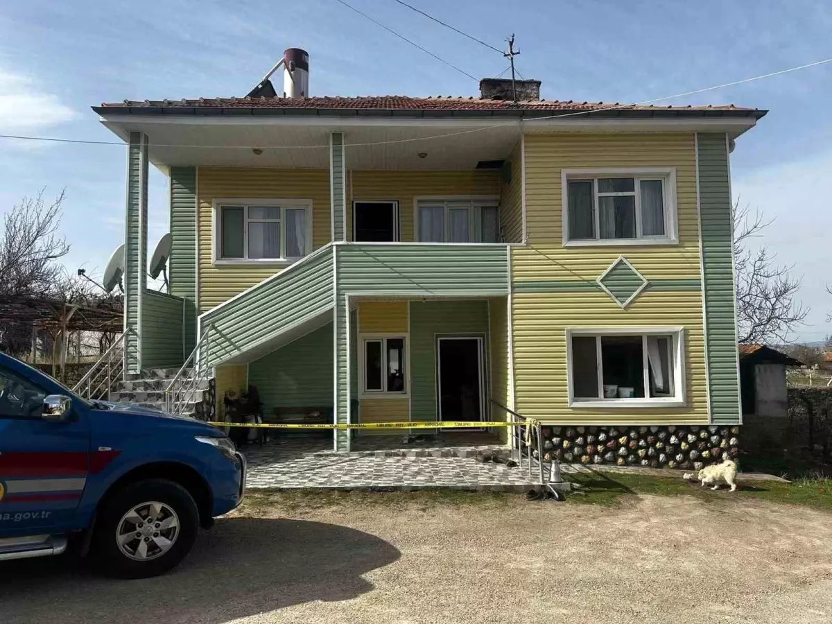 Babasını bıçaklayarak öldüren şüpheli tutuklandı