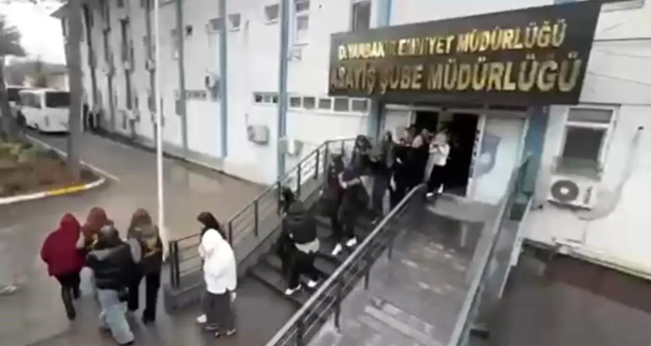 Masaj salonu görünümlü fuhuş ağına 'kadraj' operasyonu: 12 tutuklama