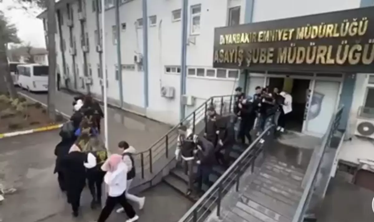 Diyarbakır'da eş zamanlı fuhuş operasyonu: 12 tutuklama