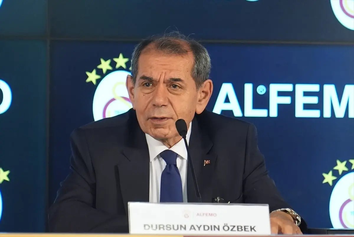Galatasaray Kulübü Başkanı Dursun Özbek, gündeme dair açıklamalarda bulundu