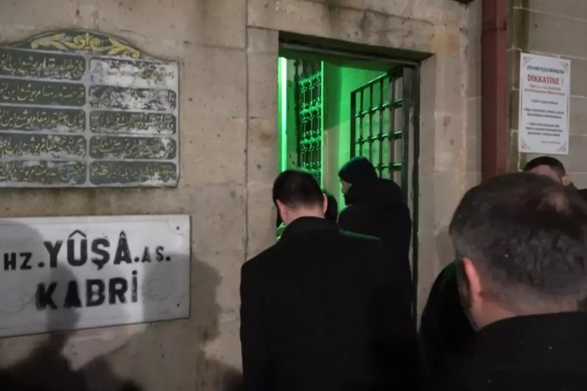 Ramazanın uğrak noktasında maddiyat tartışması: Abdest almak için para isteniyor