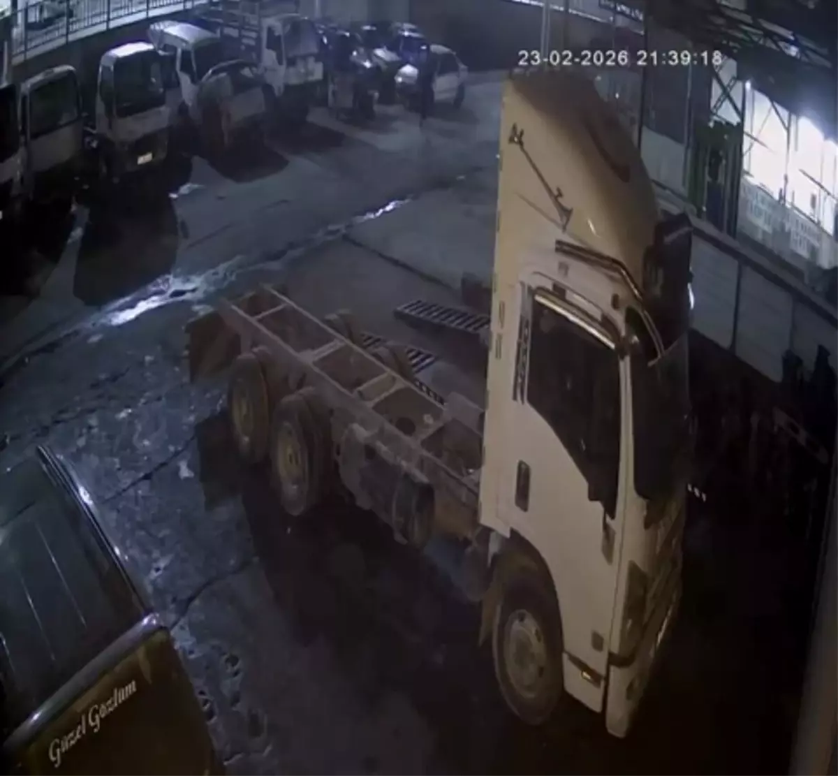 Manisa'da otomobil hırsızlığı kamerada