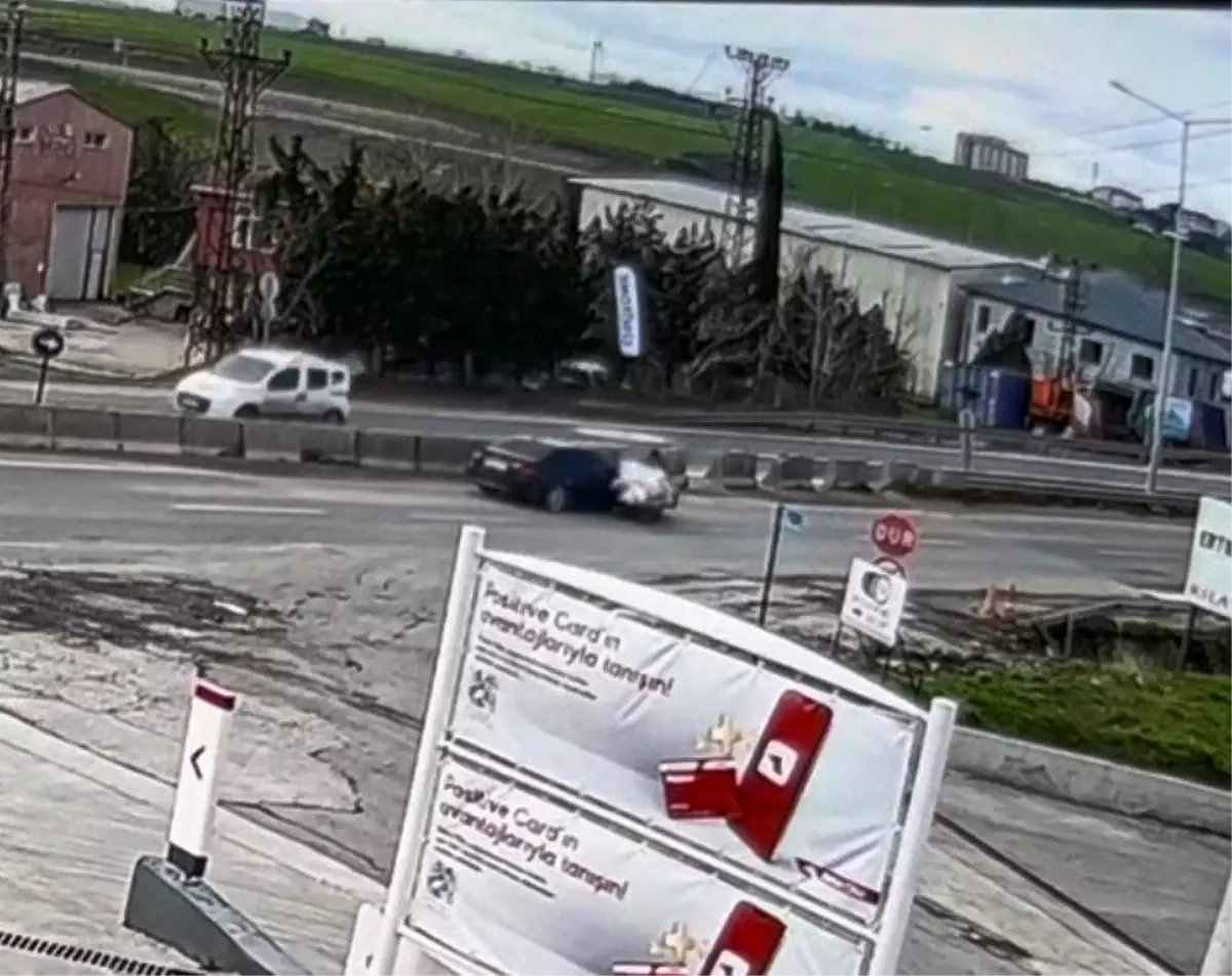 Otomobille çarpışan elektrikli bisiklet sürücüsü hayatını kaybetti