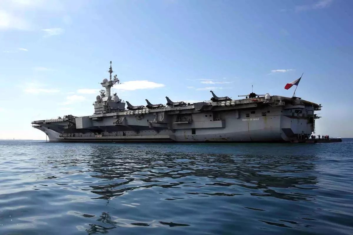 İsveç'te konuşlu Fransız uçak gemisi yakınlarında Rusya'ya ait İHA tespit edildiği iddiası