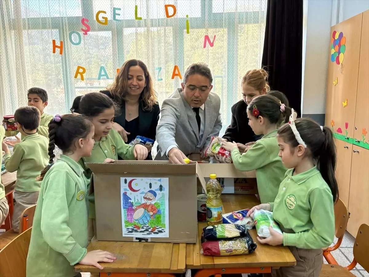 Marmaris'te ilkokul öğrencilerinden "Maarifin Kalbinde Ramazan" etkinliği