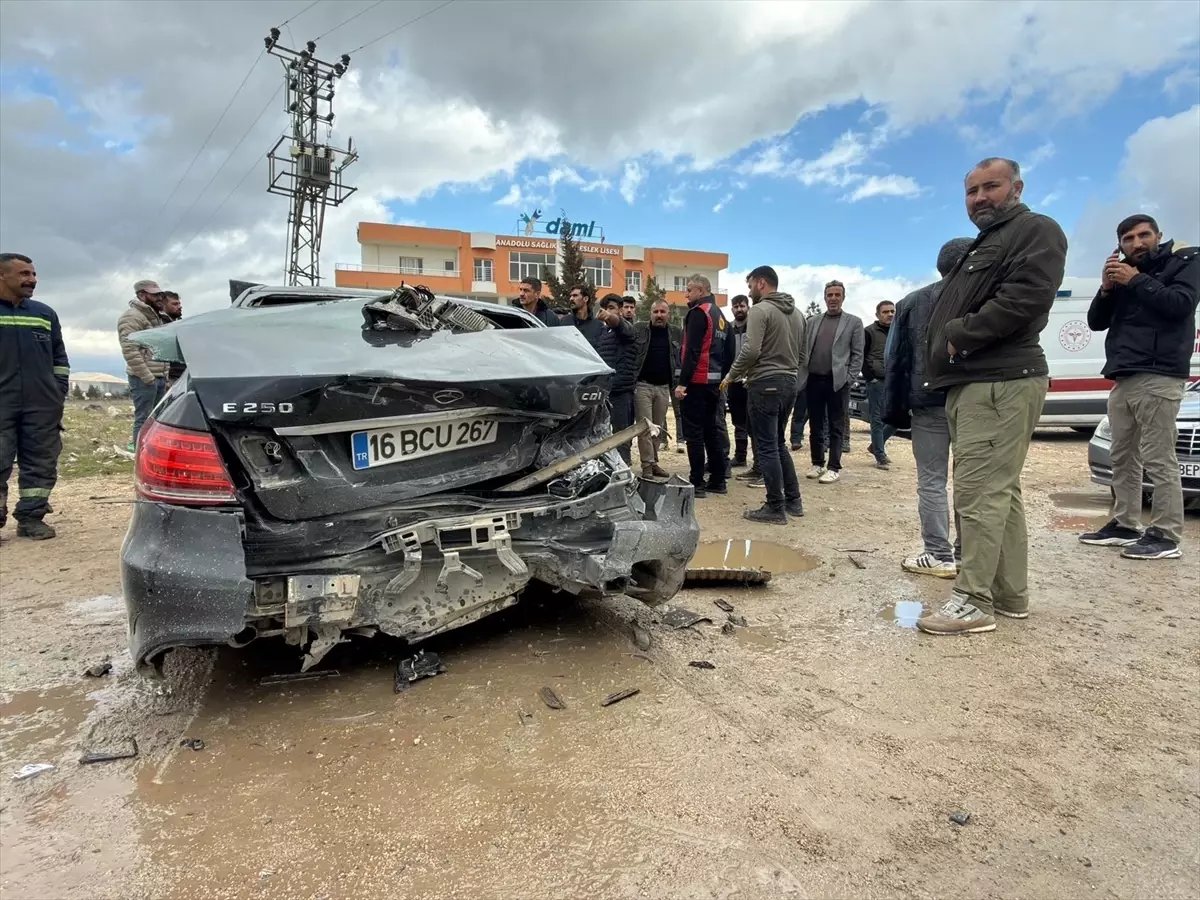 Mardin'de takla atan otomobilin sürücüsü yaralandı