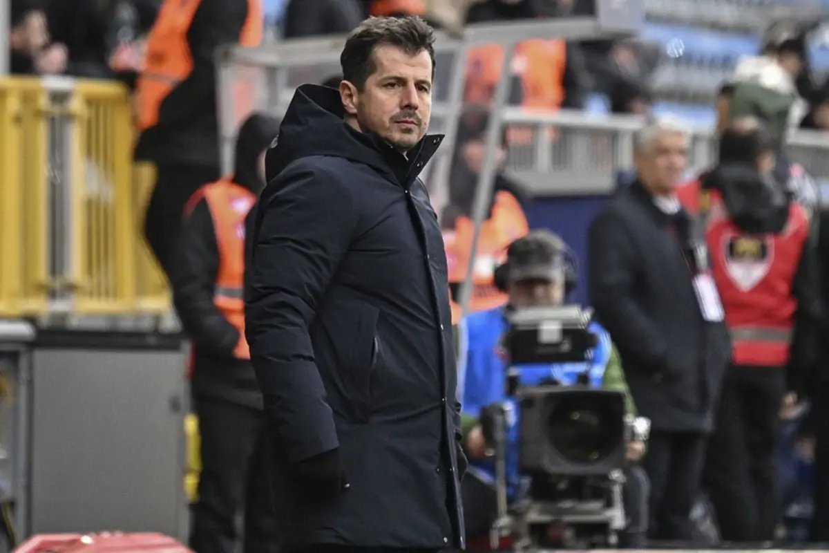 Emre Belözoğlu'ndan istifa çağrılarına yanıt