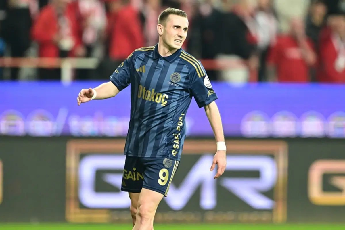 Zirve yarışında fark 4'e çıktı! Fenerbahçe'den üst üste ikinci puan kaybı