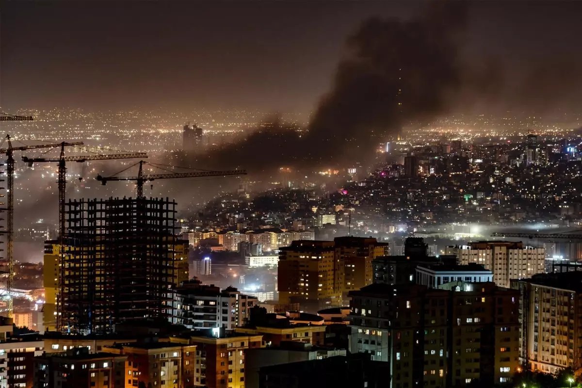 İran İstihbarat Bakanlığı füze saldırısına uğradı