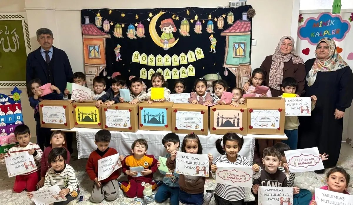 Anamur'da miniklerden Ramazan dayanışması