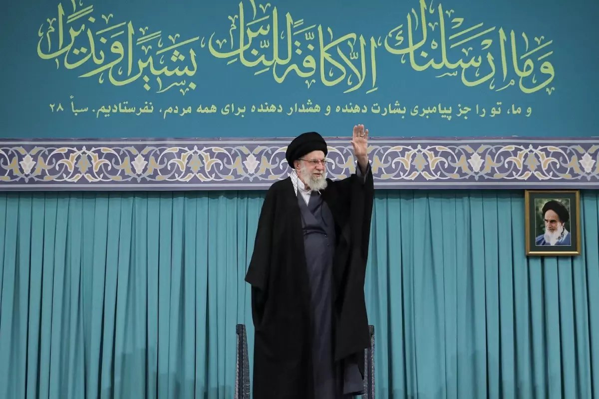 Öldüğü iddia edilen İran'ın Dini Lideri Hamaney'den sosyal medya paylaşımı