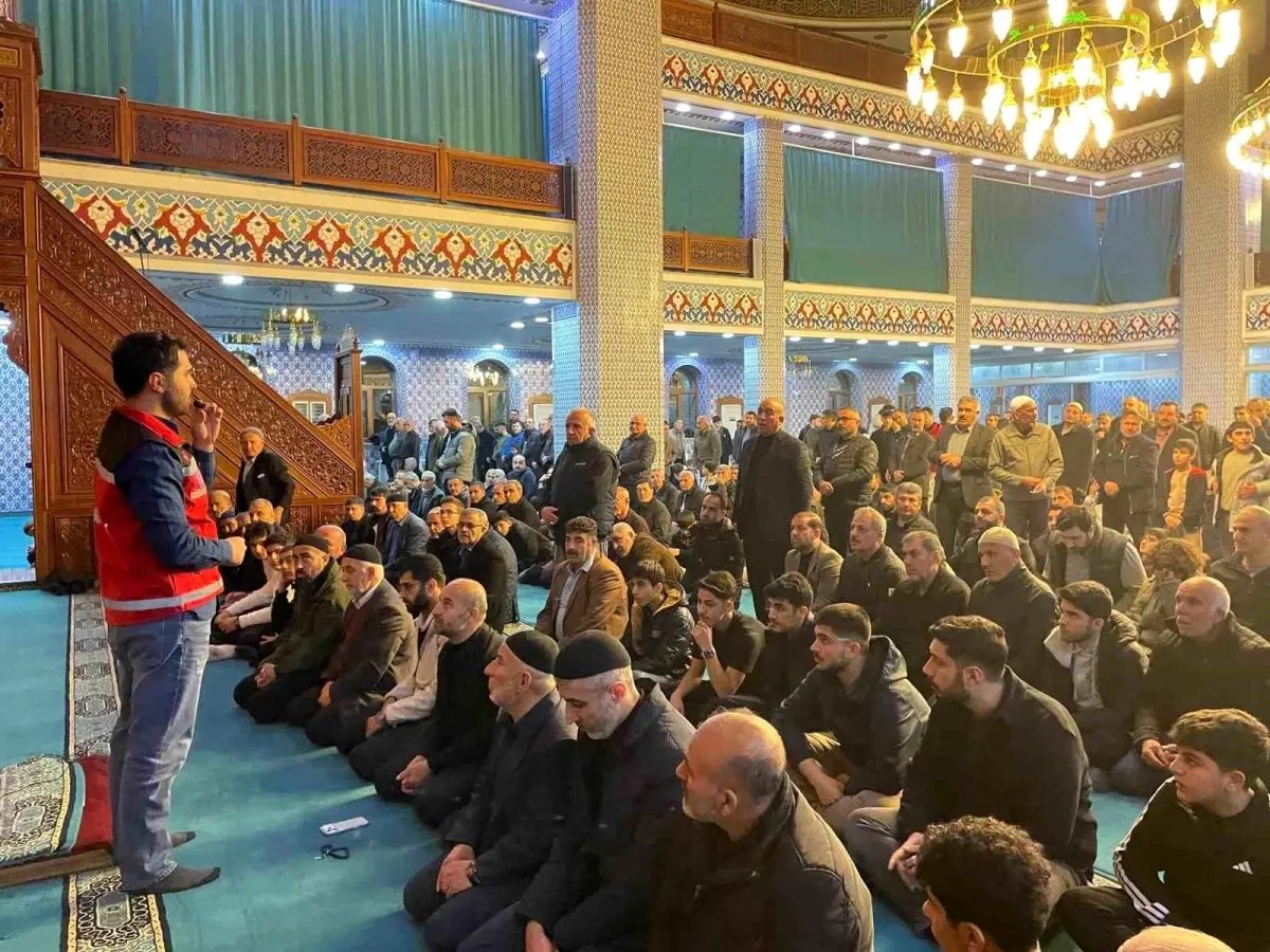 Batman'da teravih öncesi bağımlılıkla mücadele çalışması