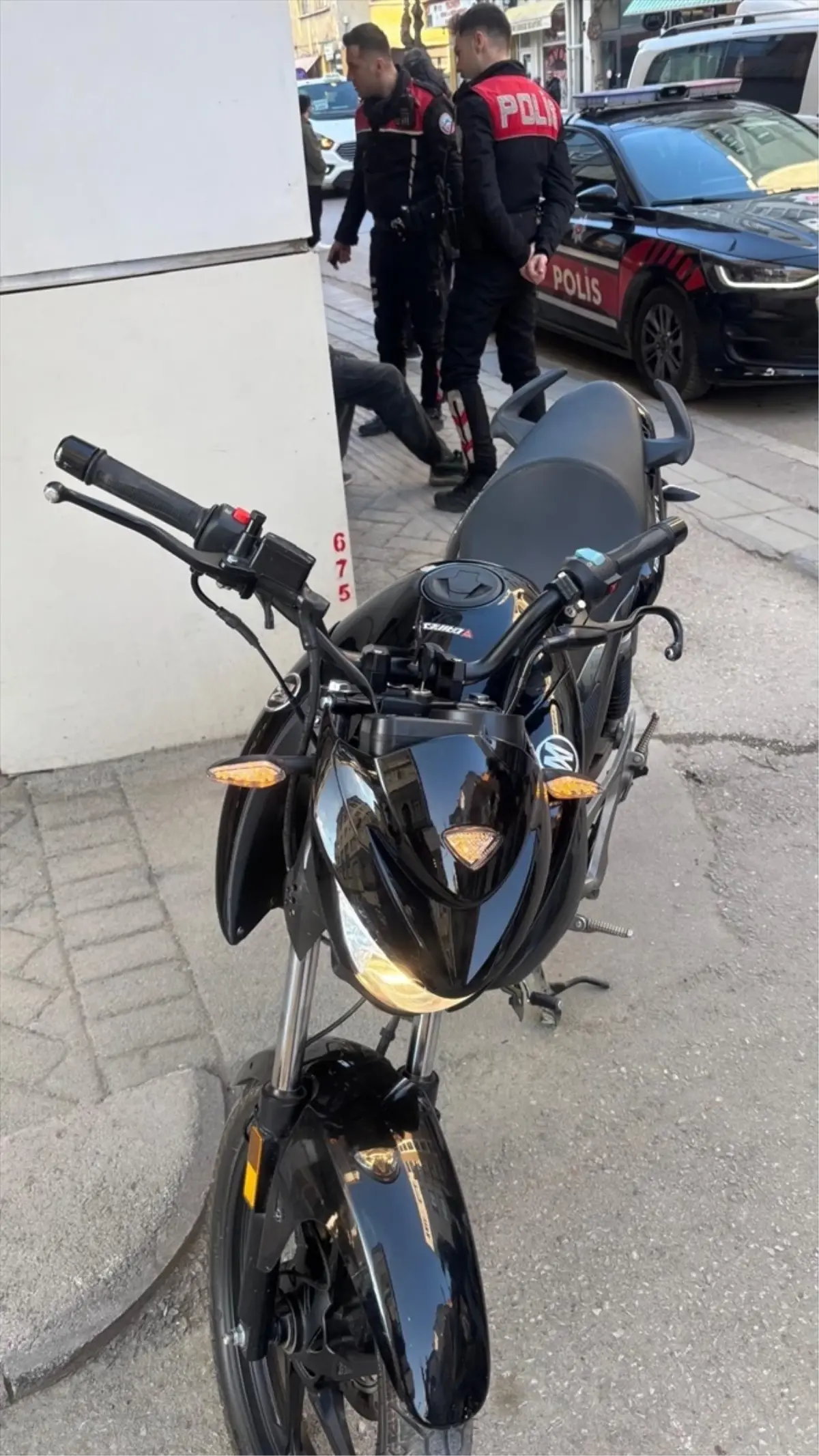 Eskişehir'de polisten kaçan motosiklet sürücüsüne 436 bin lira ceza