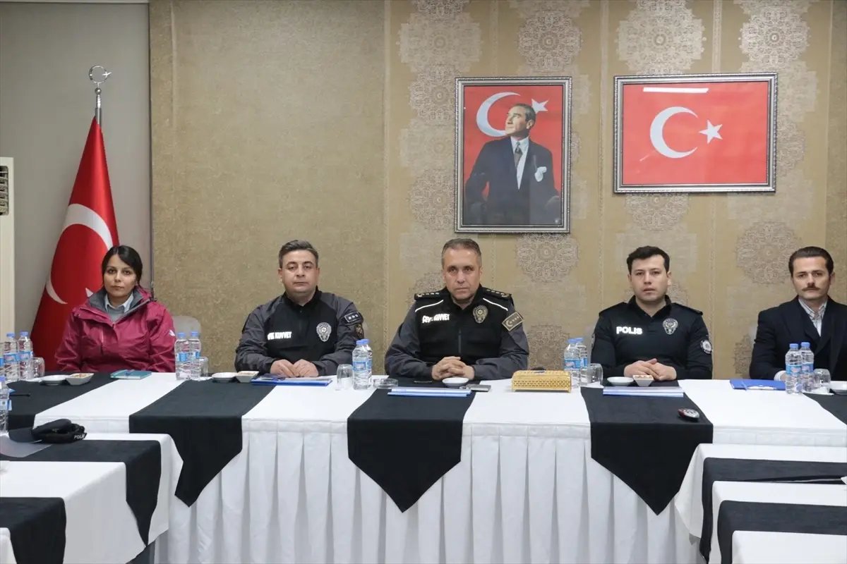 Silopi'de güvenlik toplantısı düzenlendi