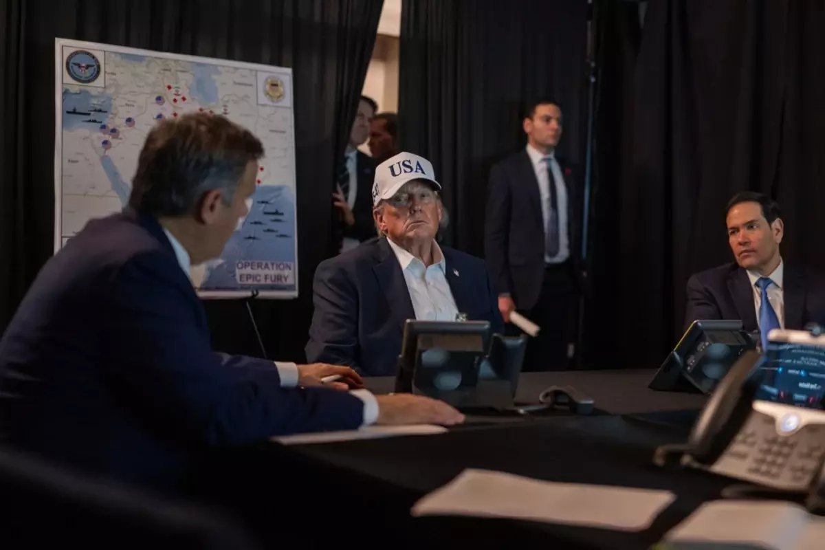 Trump'ın arkasındaki haritada dikkat çeken Türkiye detayı