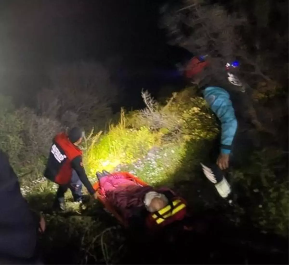 Kaybolan Alzheimer hastası yaşlı adam termal kameralı dronla bulundu