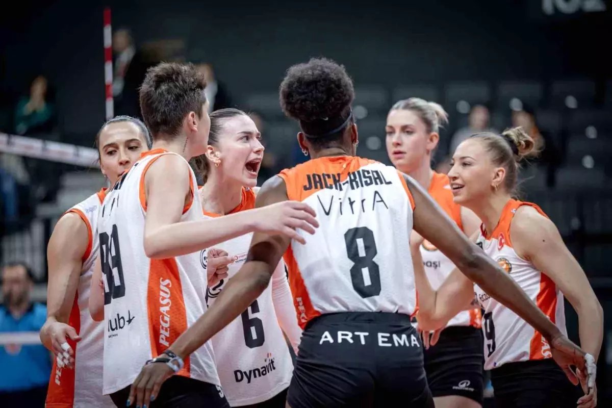 Eczacıbaşı Dynavit, Kupa Volley'de yarı finalde