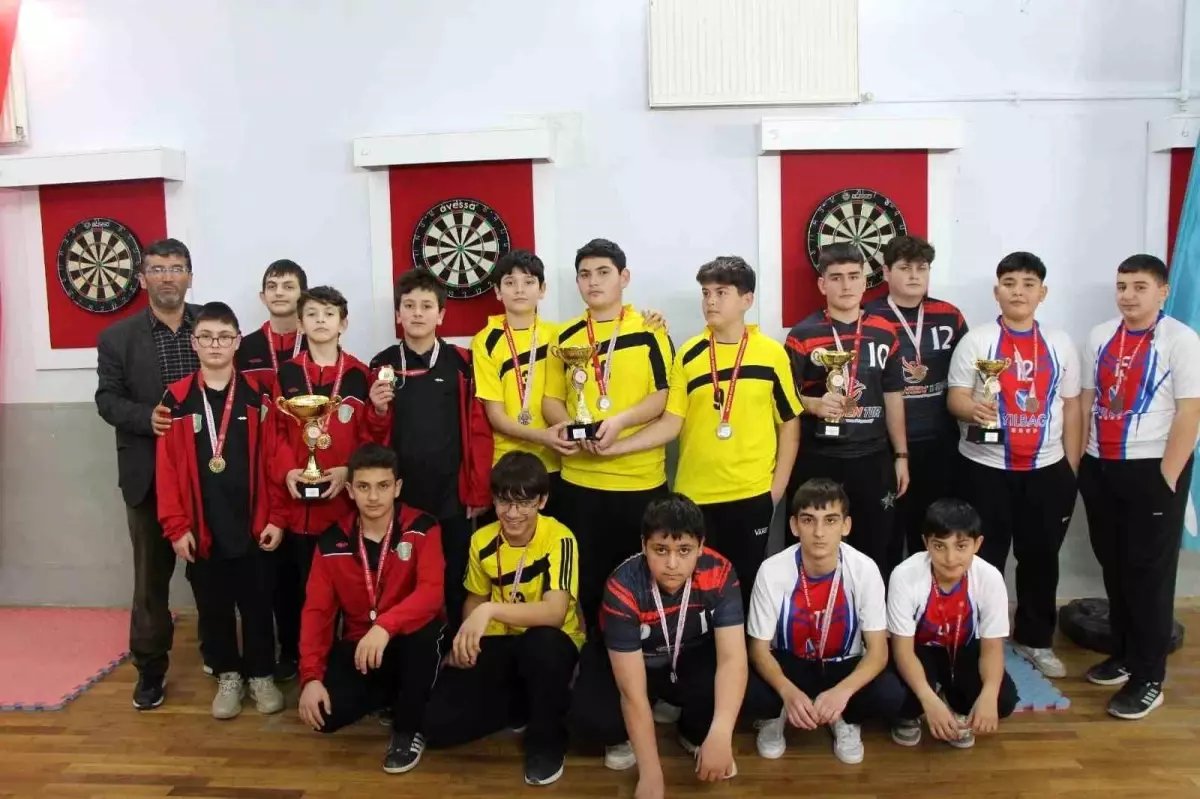 Hedefi 12 den vurdular