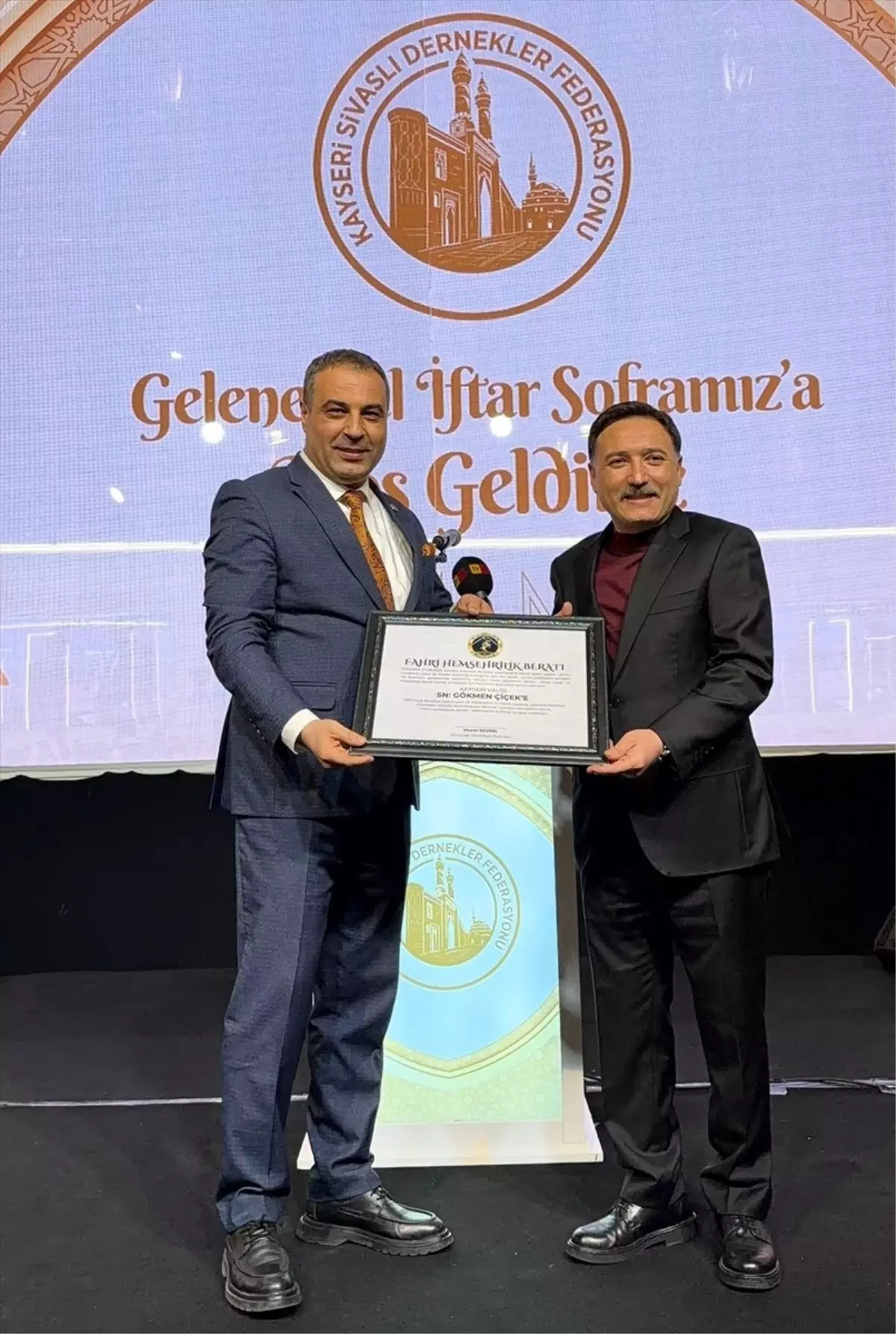 Akıncılar Belediye Başkanı, Kayseri Valisi'ne Fahri Hemşehrilik Beratı Verdi