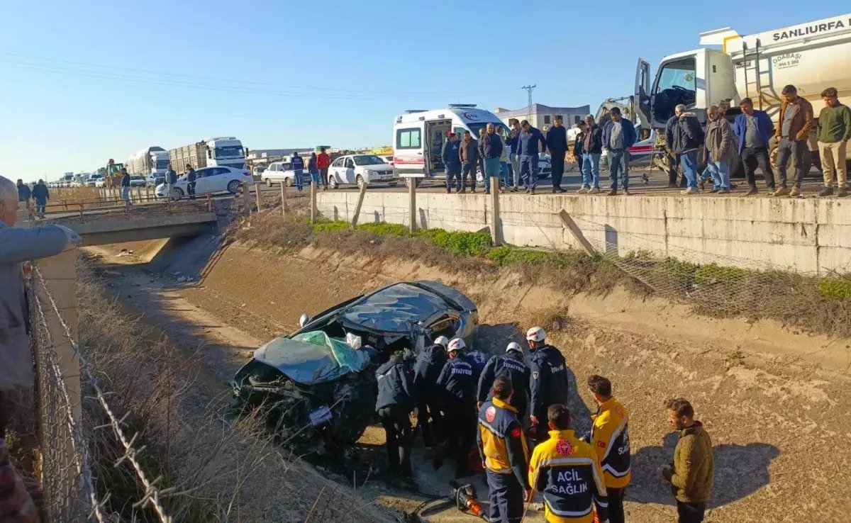 Hafriyat kamyonuyla çarpışıp kanala uçan otomobilin sürücüsü öldü