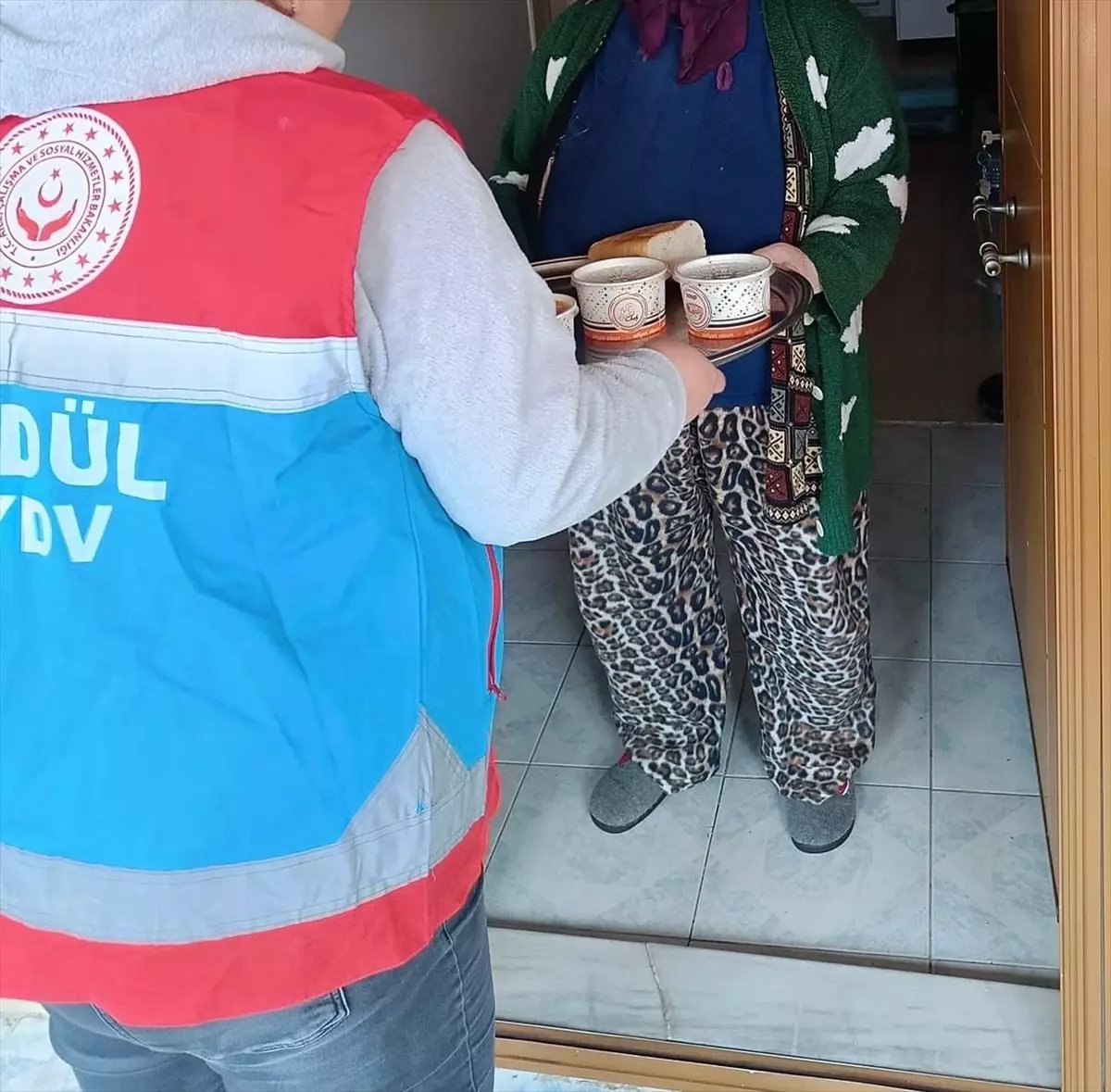 Güdül Kaymakamlığından ihtiyaç sahiplerine sıcak yemek