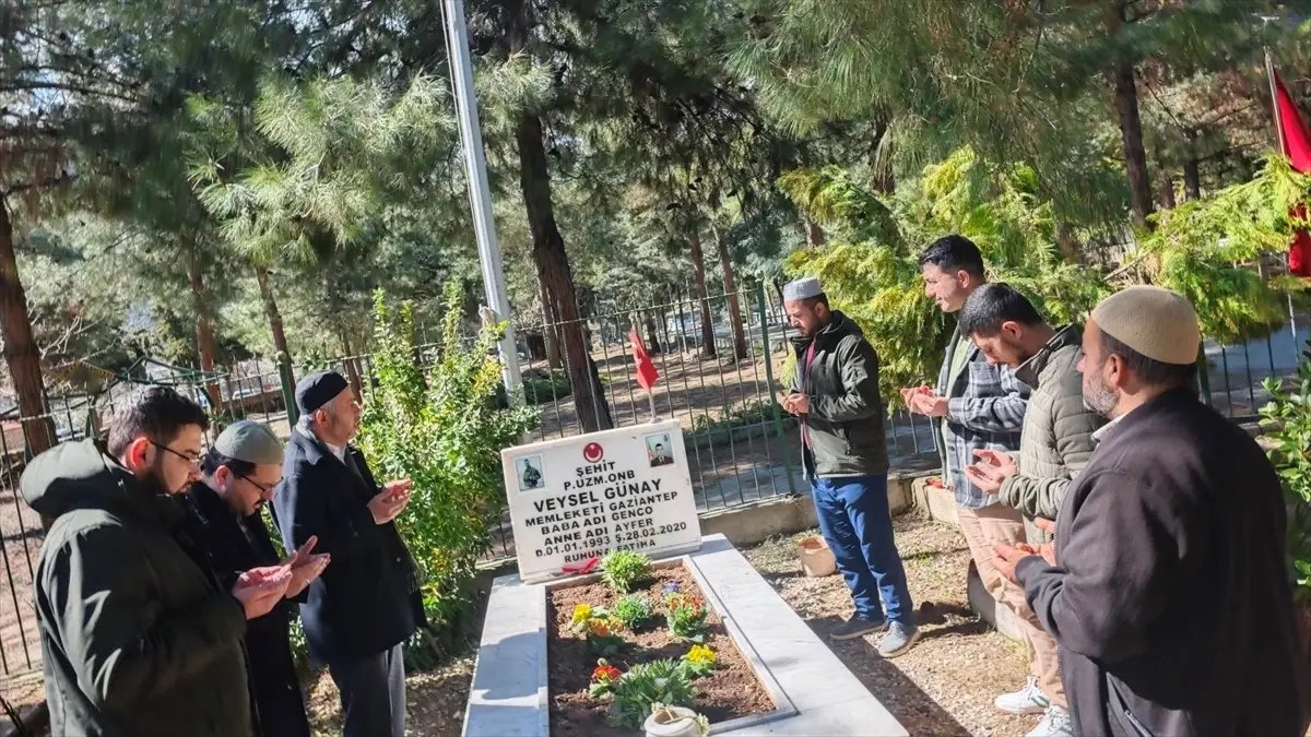 Şehit Piyade Onbaşı Veysel Günay, şehadetinin yıl dönümünde kabri başında anıldı