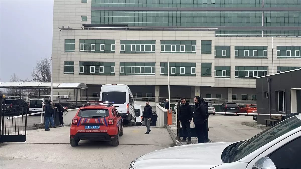 Bolu'daki "irtikap" operasyonunda gözaltına alınan Belediye Başkanı Özcan ve 12 kişi adliyede