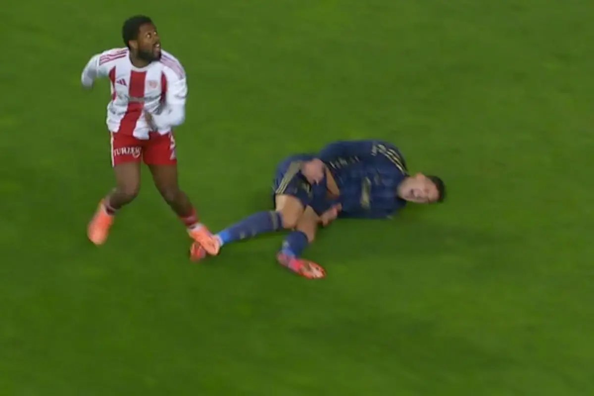 Penaltı mı değil mi? Ünlü yorumcular Mert Müldür'ün pozisyonunda hemfikir oldu