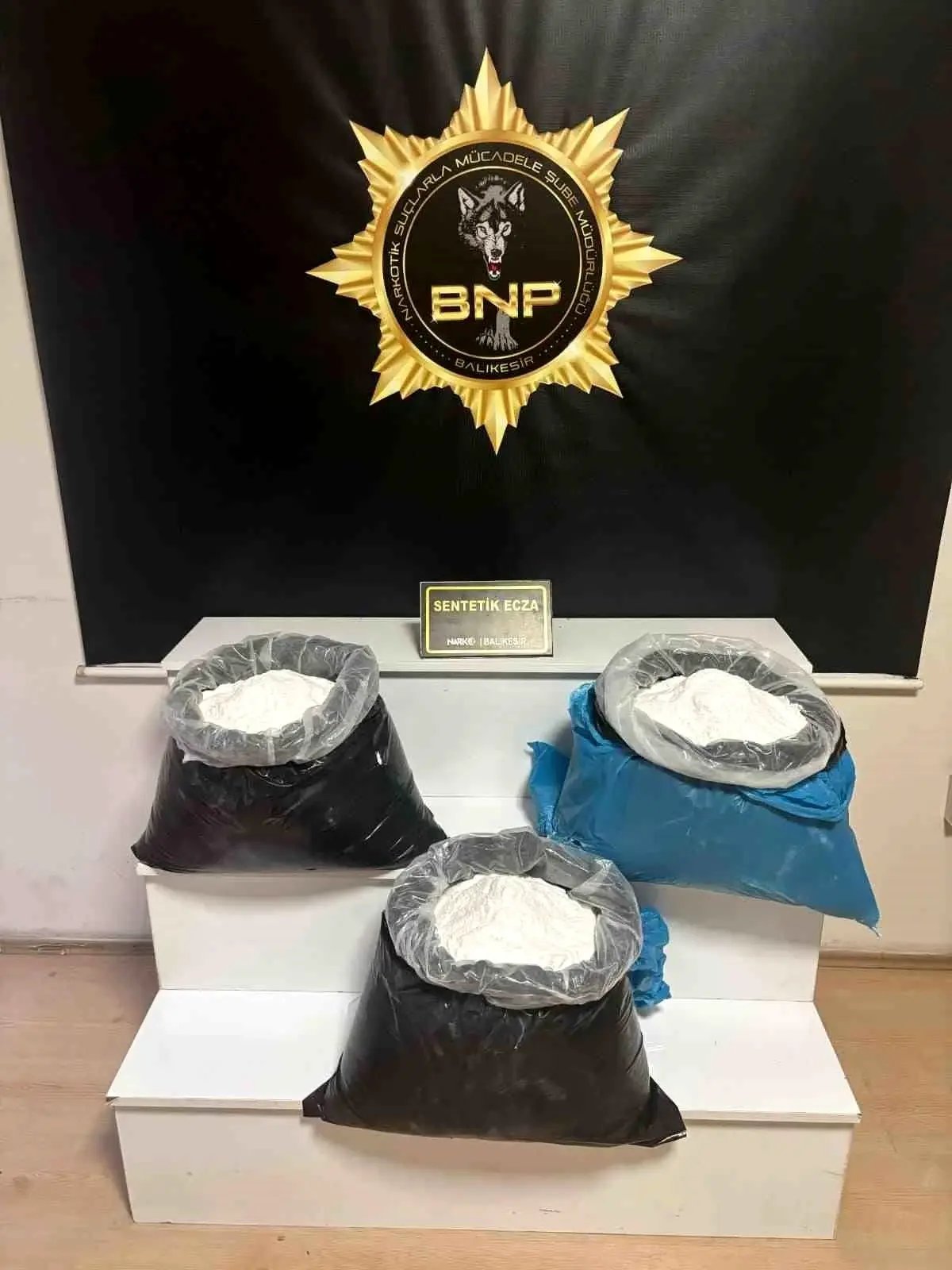 Balıkesir polisi 72 kilogram uyuşturucu madde yakaladı