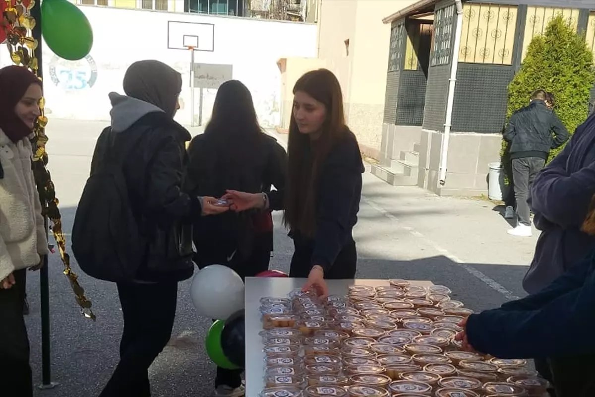 Havza 25 Mayıs Anadolu Lisesinde öğrencilere iftarlık lokma ikramı