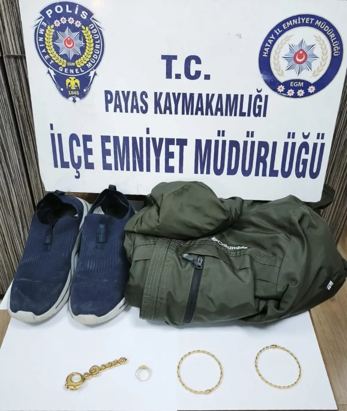 Başına taşla vurduğu kadının altınlarını gasbeden şüpheli tutuklandı