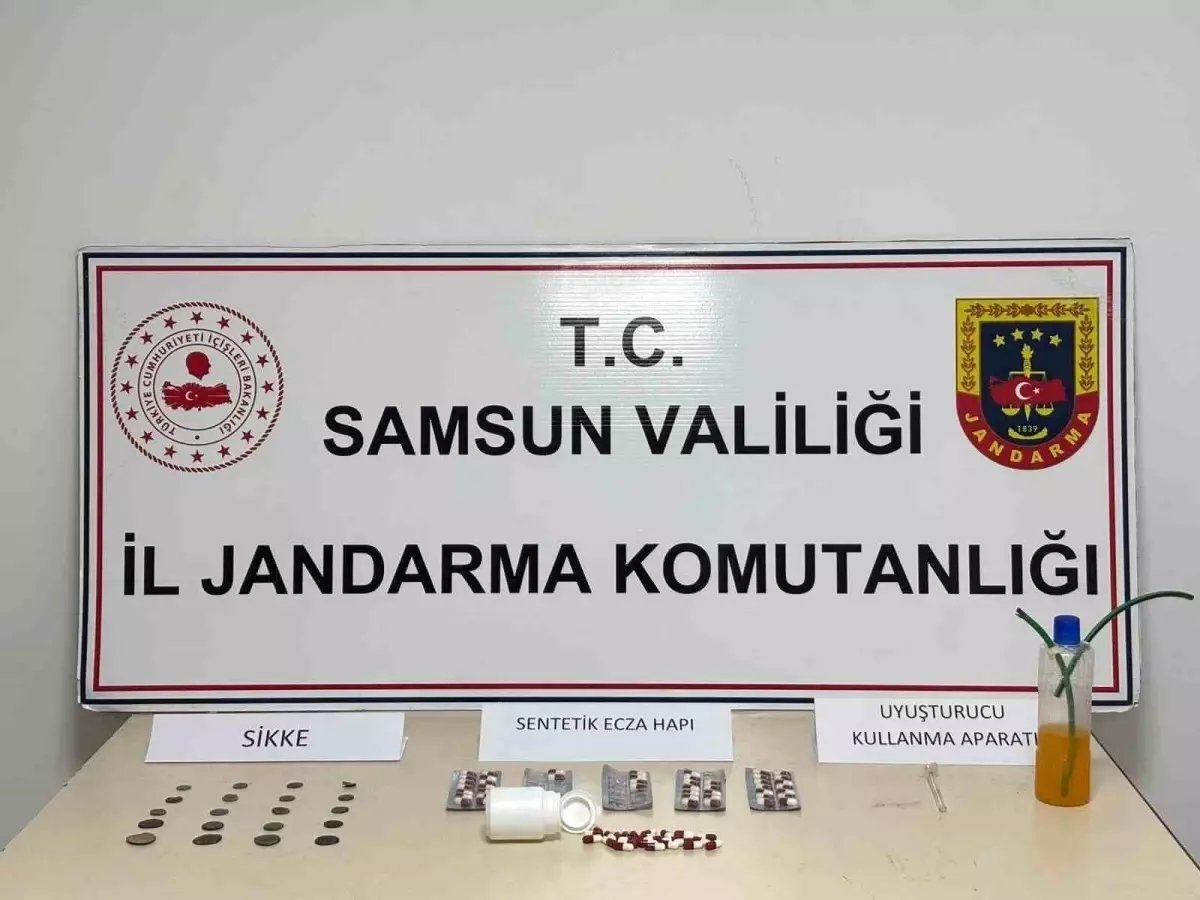 Samsun'da jandarma uyuşturucu ve kaçak ürün ele geçirdi