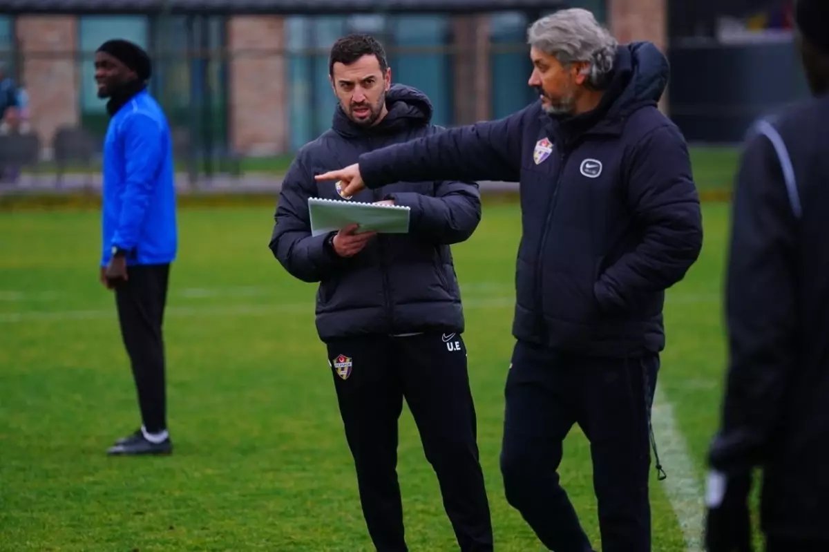 Eyüpspor silbaştan ikinci yarıya başladı