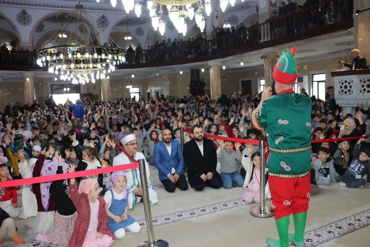 Of'ta çocuklar için tekne orucu etkinliği düzenlendi
