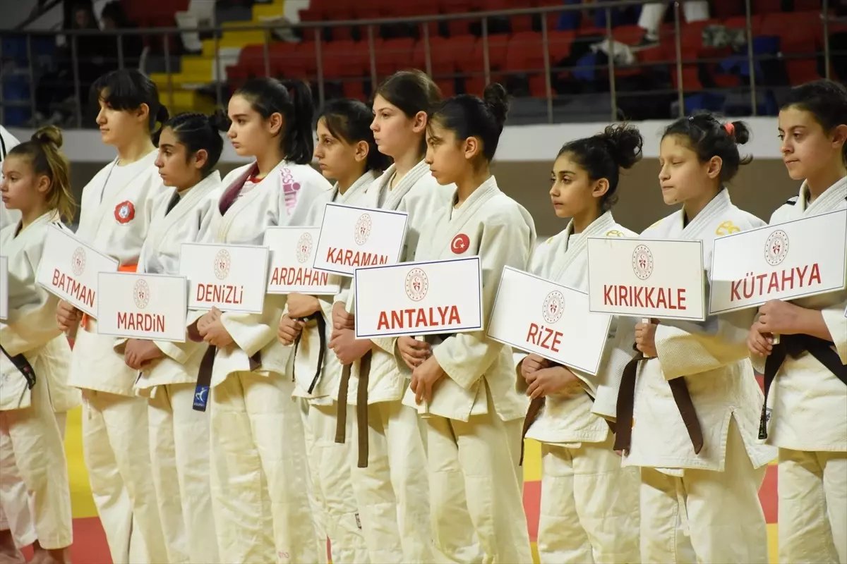 Okul Sporları Yıldızlar Judo Türkiye Birinciliği müsabakaları, Karaman'da başladı