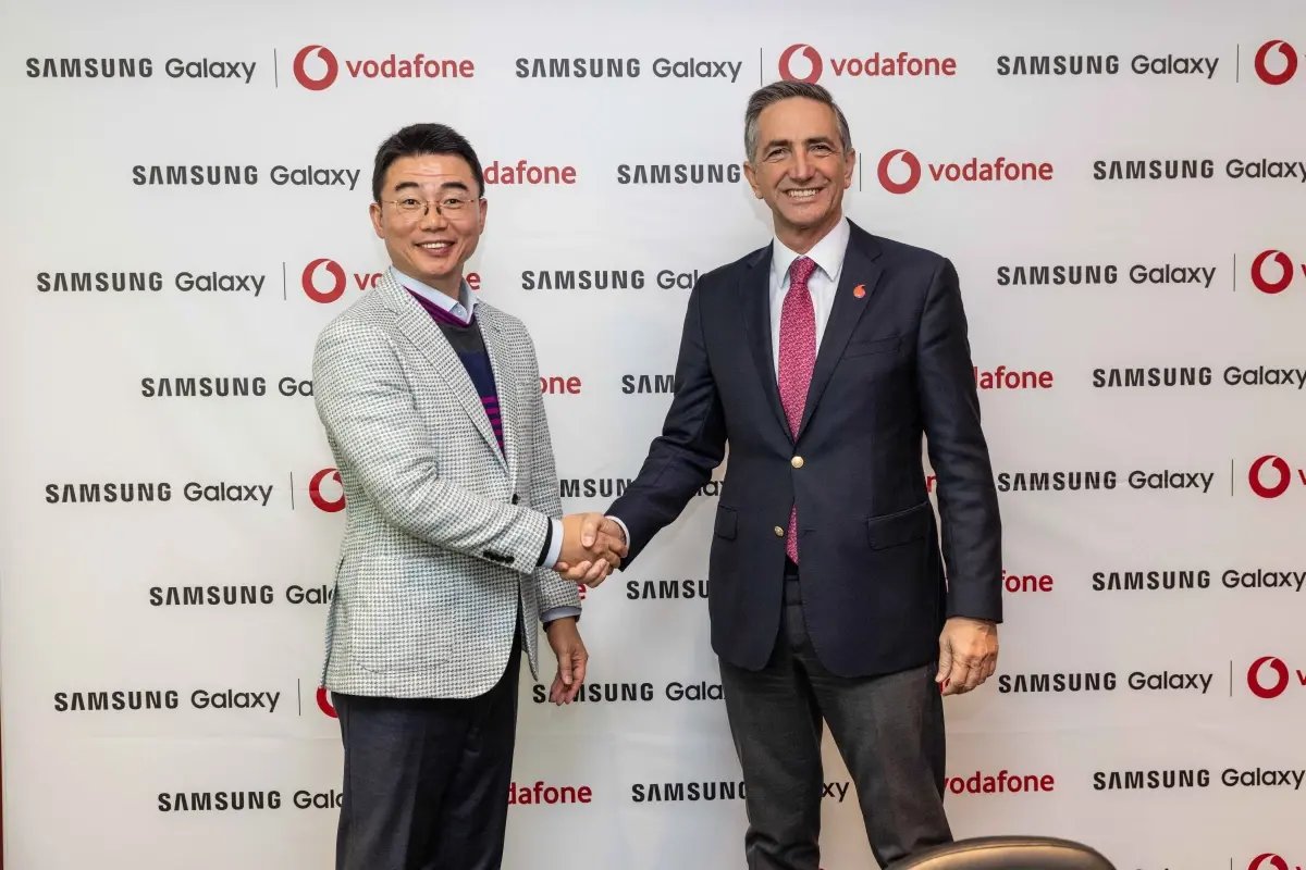 Vodafone ve Samsung'dan Mobil Dünya Kongresi'nde yeni 5G'li cihaz işbirliği