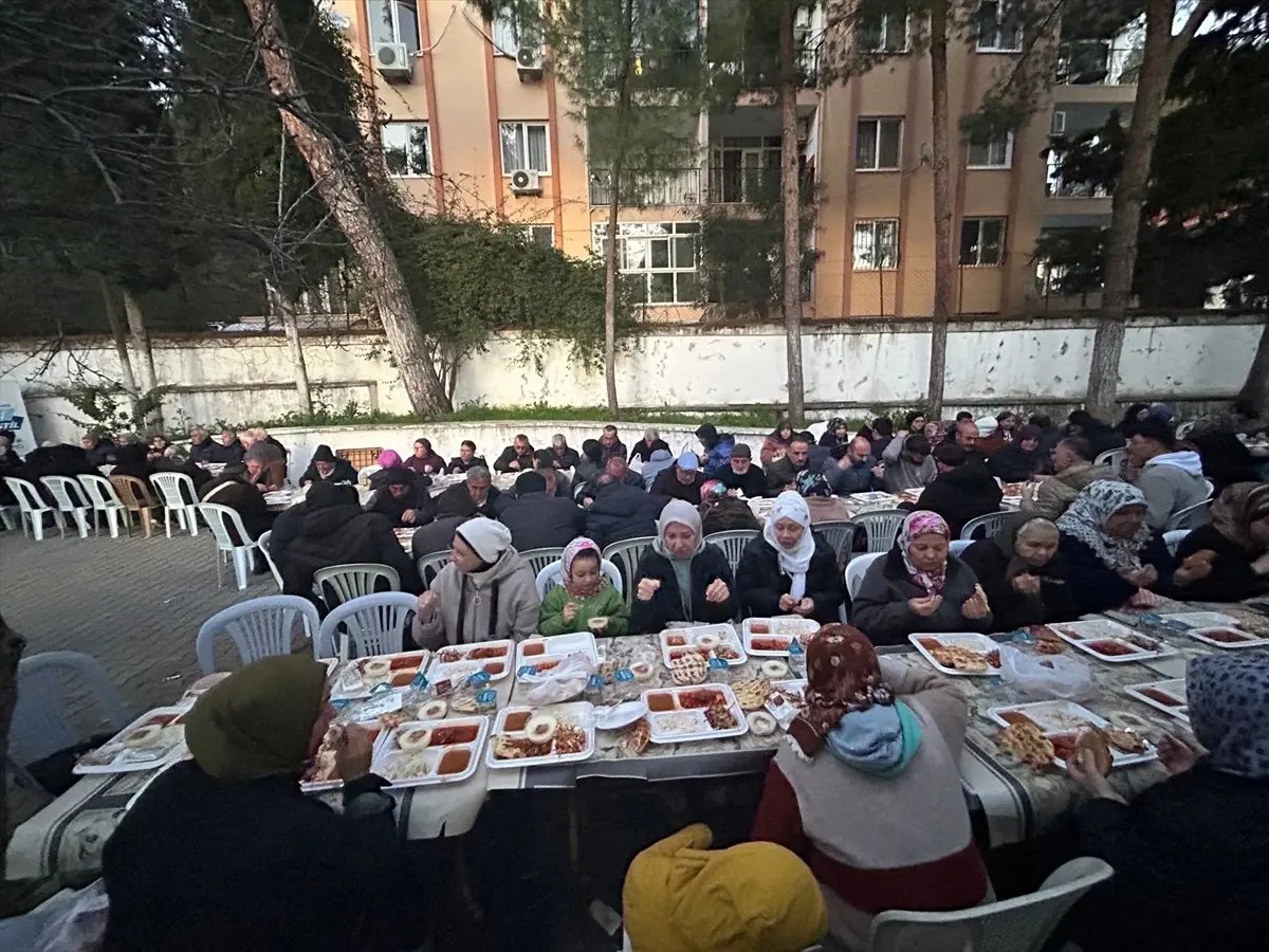 Marmaris'te "Gönül Sofraları" 12 bin kişiyi buluşturacak