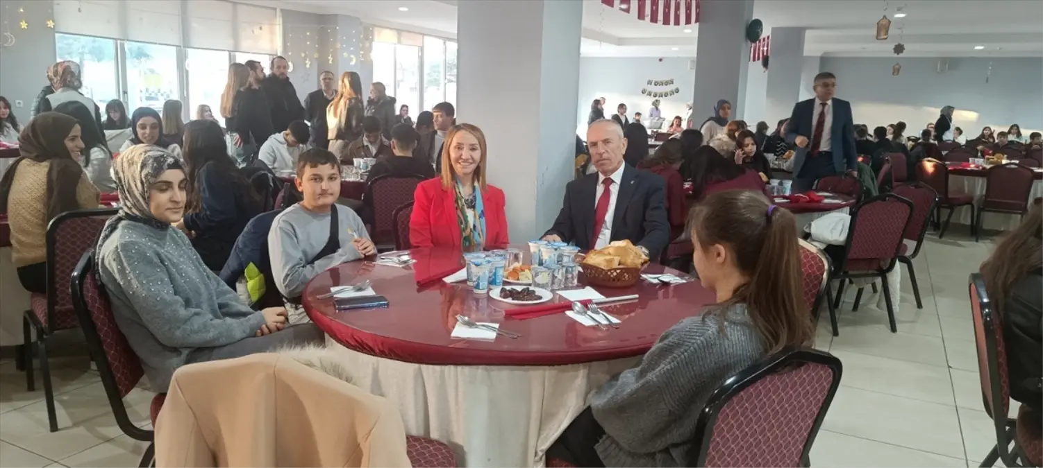 Pazaryeri'nde Öğrencilere İftar Etkinliği