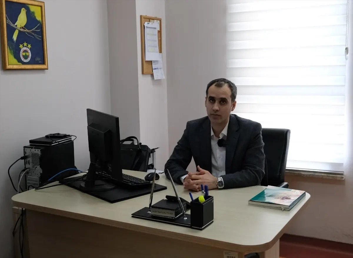 Balıkesir'de kemiğe implante işitme cihazı ameliyatı yapıldı