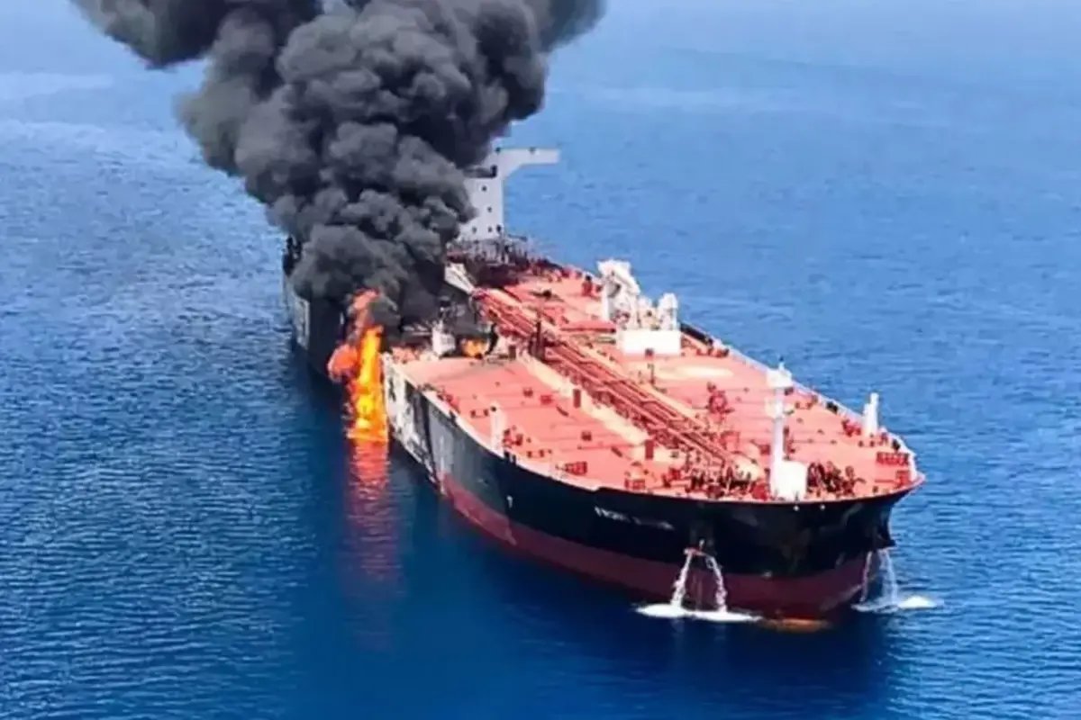 İran, Hürmüz Boğazı'nda Malta bandıralı gemiyi vurdu