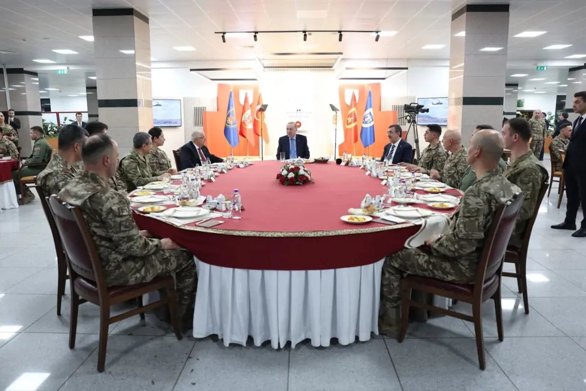 Cumhurbaşkanı Erdoğan, Özel Kuvvetler Komutanlığı'nda Mehmetçikle iftar programında bir araya geldi