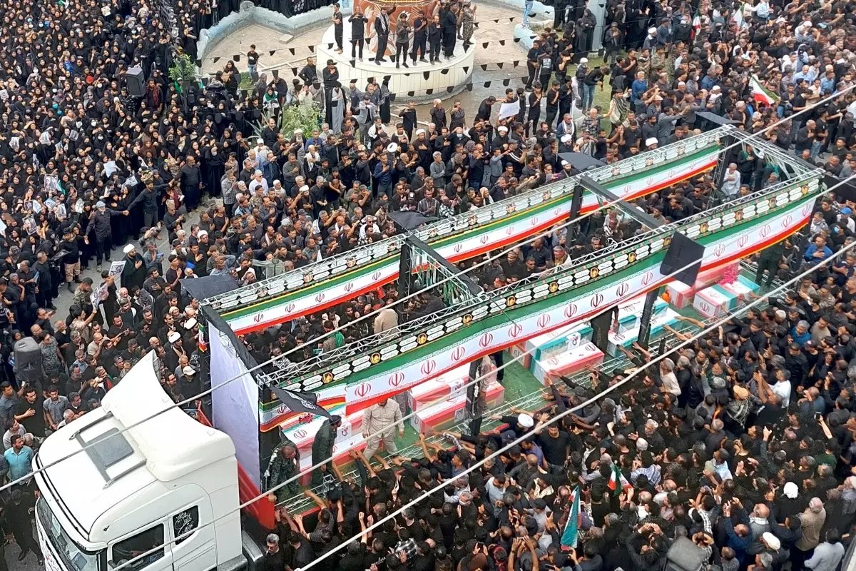 İran'da saldırılarda hayatını kaybedenlerin sayısı 867'ye yükseldi