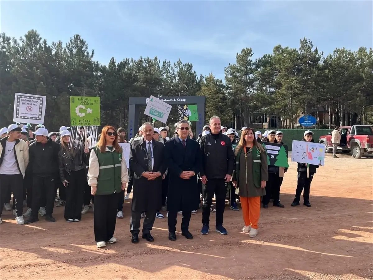 Eskişehir'de "Yeşilay Doğa Yürüyüşü" etkinliği düzenlendi