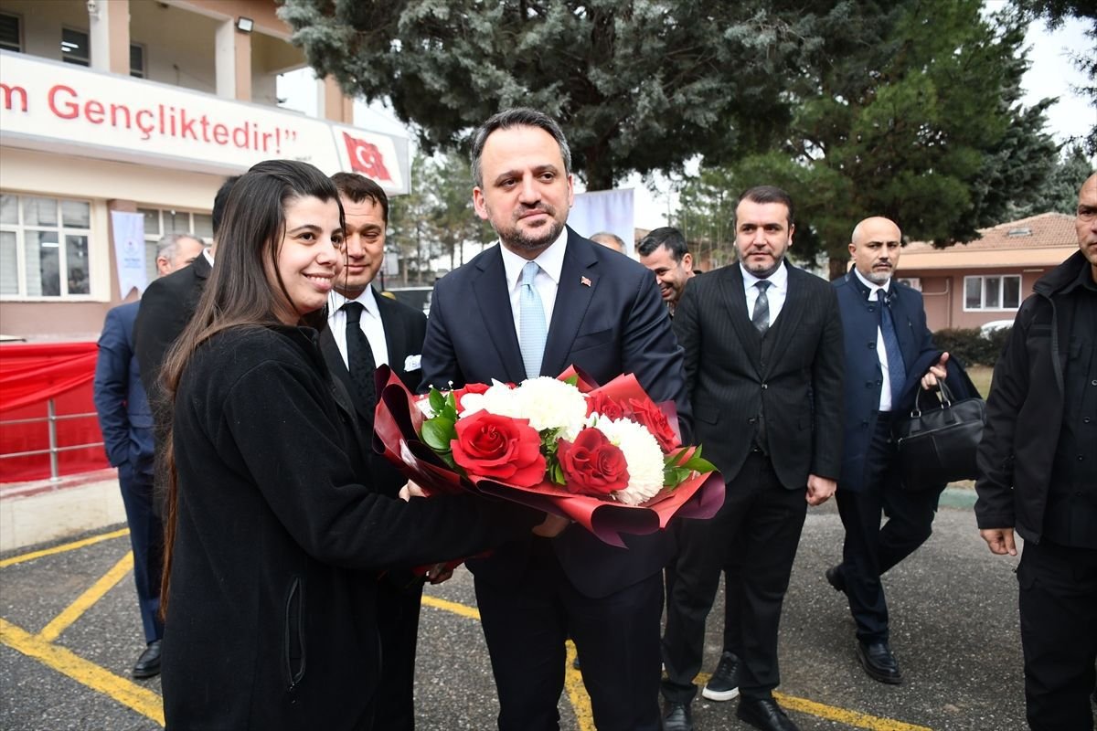 Gençlik ve Spor Bakan Yardımcısı Eminoğlu Batman'da gençlerle buluştu Açıklaması