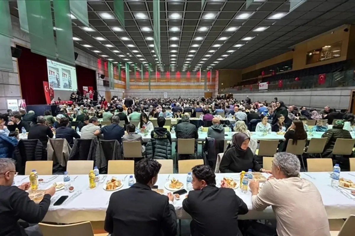 İsviçre Türk Toplumu Zürih'te iftar sofrasında buluştu