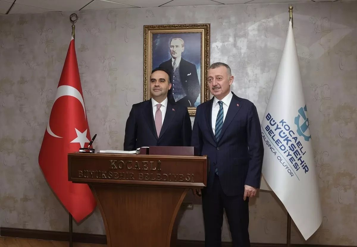 Sanayi ve Teknoloji Bakanı Kacır AK Parti Kocaeli İl Başkanlığında konuştu Açıklaması